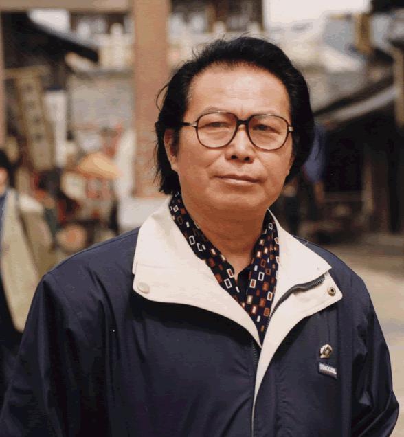 她用20盘录像带揭露和30个导演的“丑事”，退圈20年后又复出了