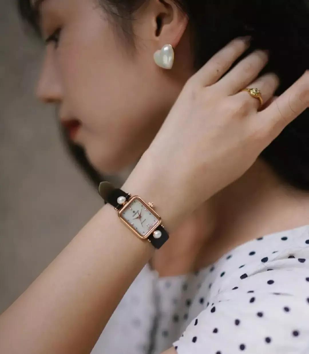 有三种表盘的手表,高档名牌手表方形表盘