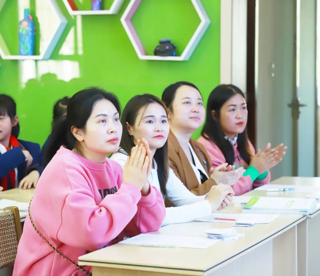 清明祭英烈警营朗诵,向英烈致敬清明诗歌朗诵小学生