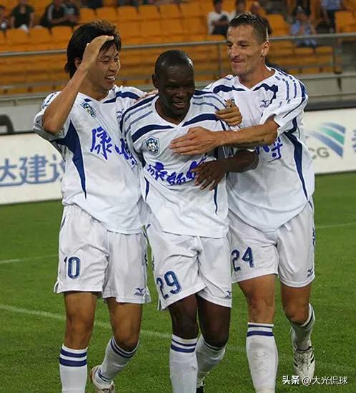 有人履历显赫，有人惨淡离开，盘点津足曾经的中后卫外援们,二