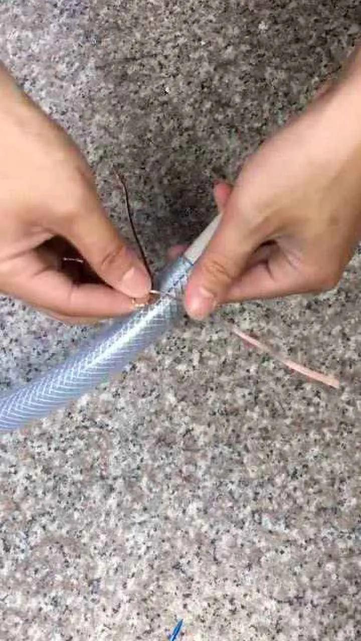 2根一样粗的水管怎么接在一起,2根塑料水管怎么接起来