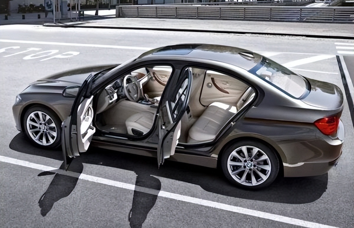 夏天车内快速降温的正确使用方法,车内高温快速降温小妙招