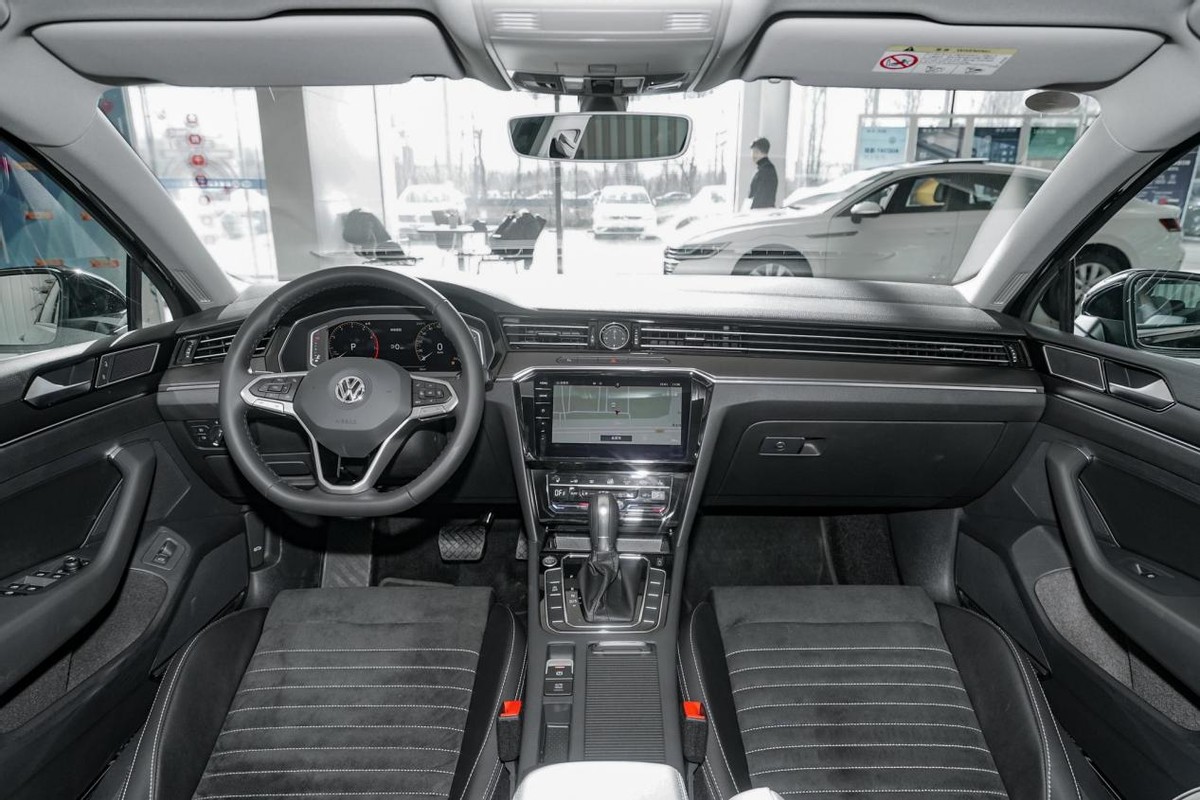 丰田凯美瑞大众迈腾广本雅阁对比,同档次的本田雅阁和凯美瑞哪个好