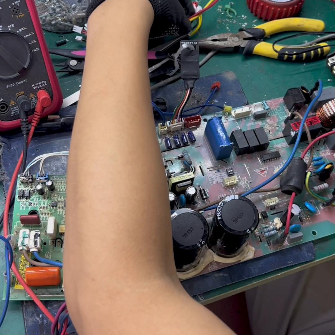 海尔变频板f1维修,海尔变频空调显示f3