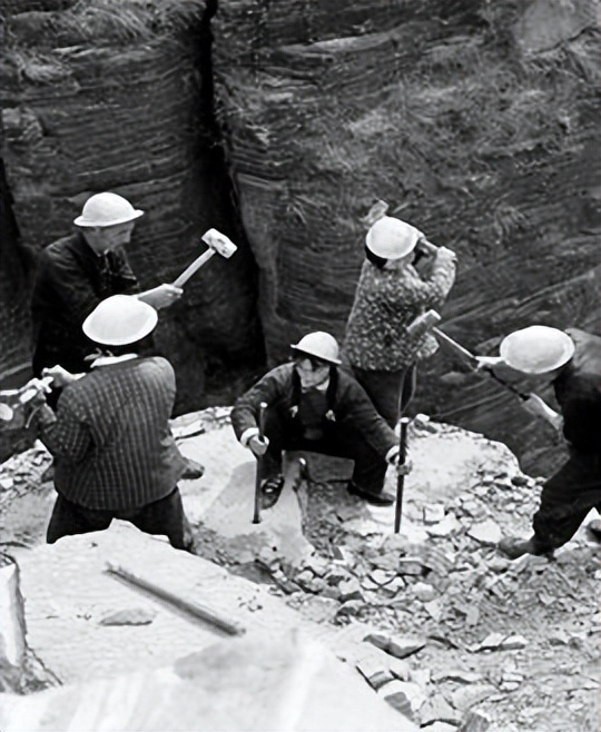 红旗渠是世界工程奇迹吗,20世纪70年代两大奇迹红旗渠