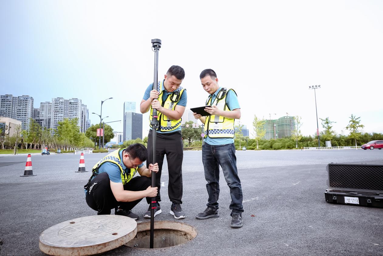 他们为城市道路“问诊把脉”只为守护你我出行路