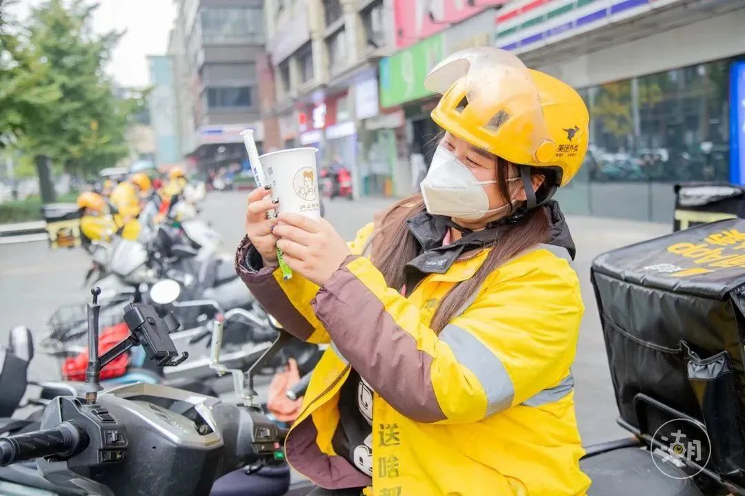 超“实在”的血糯米奶茶，10000杯免费请全成都骑手喝