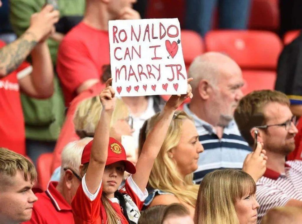 c罗的大儿子足球天赋,c罗女友乔治娜抵达卡塔尔