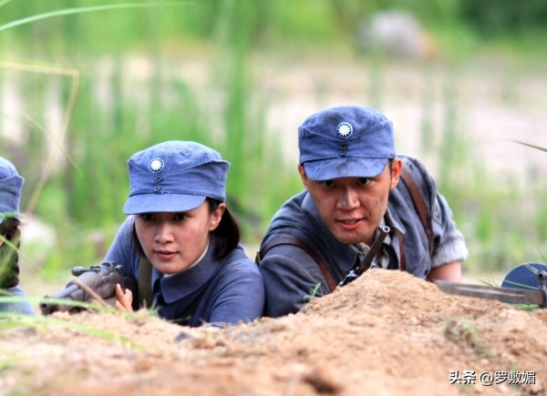 上海18岁新四军女战士,96岁新四军女战士