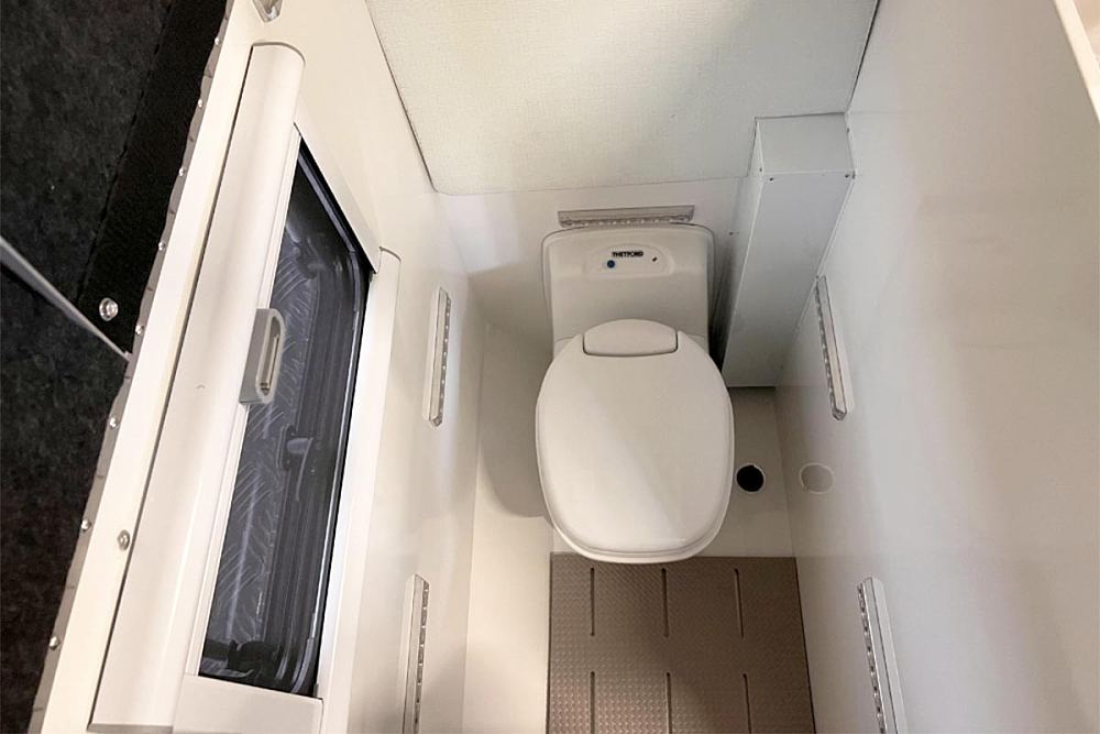 麦卡佰客远征越野房车价格,麦卡越野升顶四驱房车