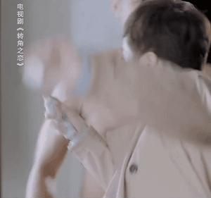 又一新片辣眼睛，43岁硬凹18，老戏骨晚节不保