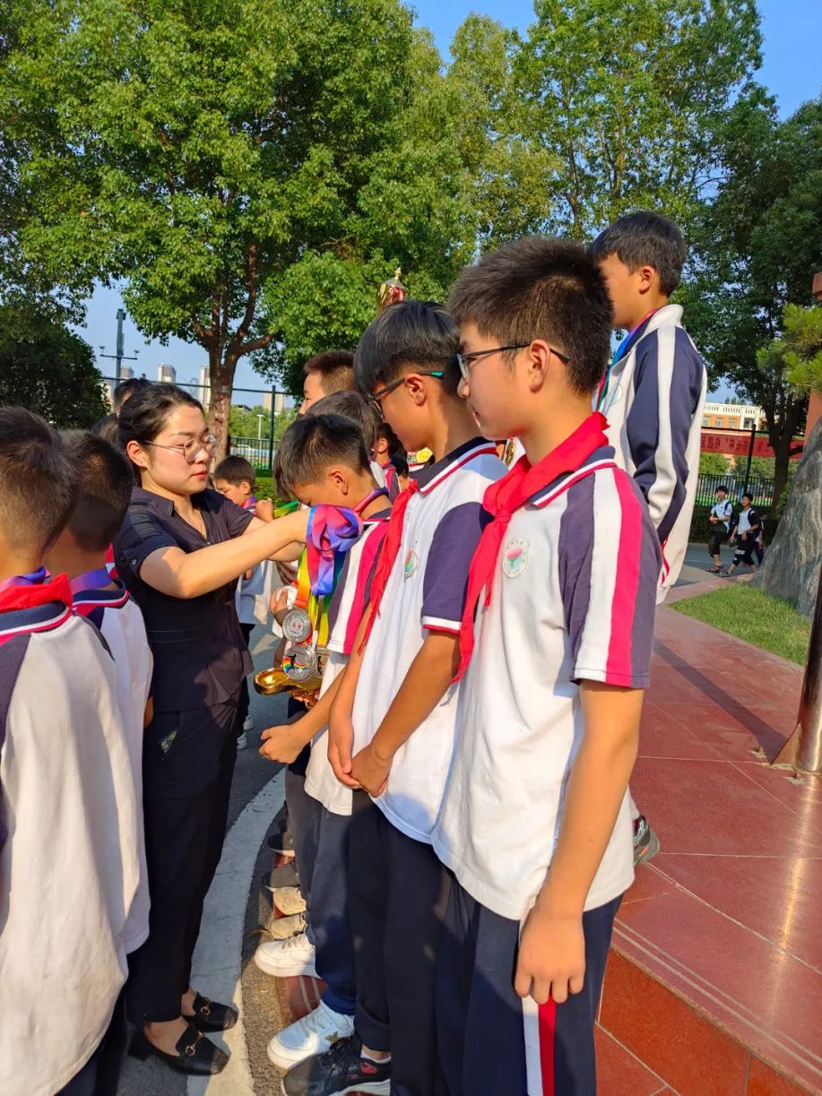 阜南县第七小学足球校长杯,阜南第十七小学足球比赛