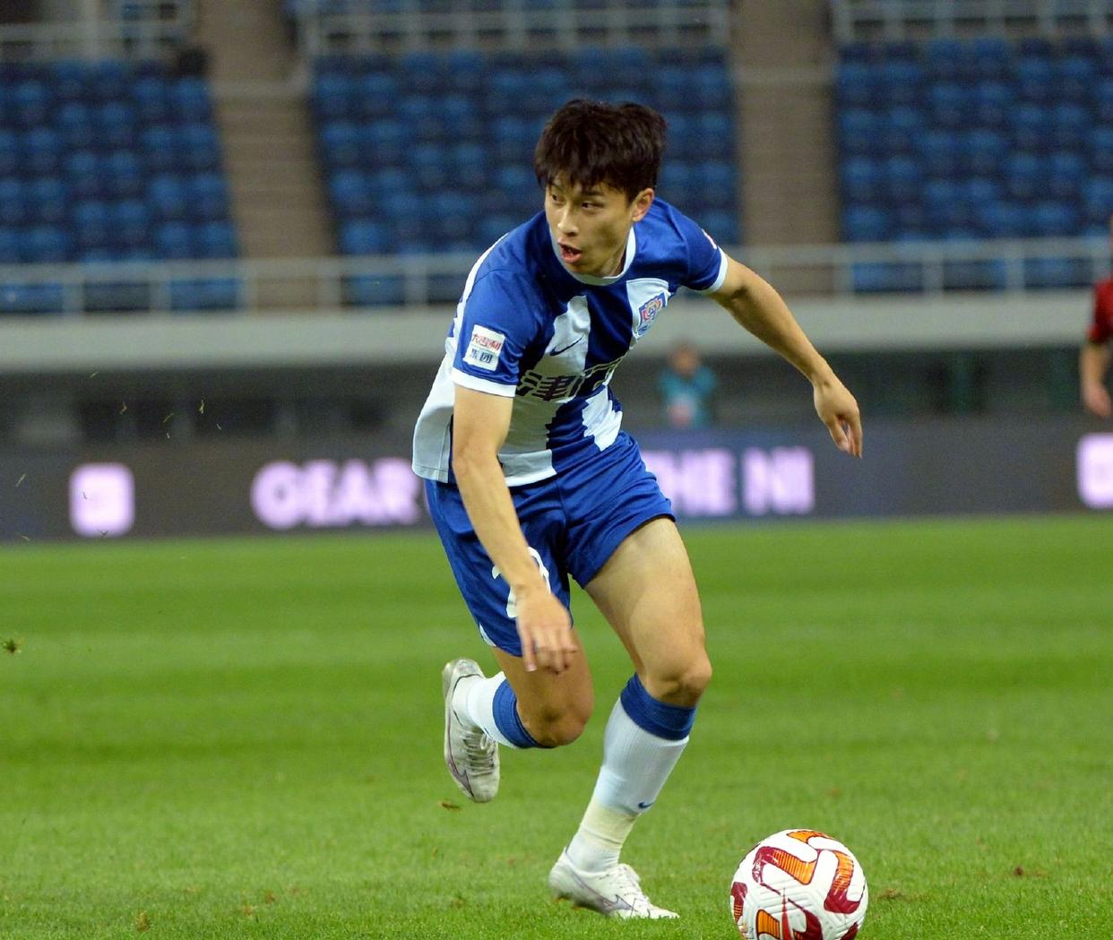 中超战况泰山4连胜,中超第八轮恒大对国安赛况