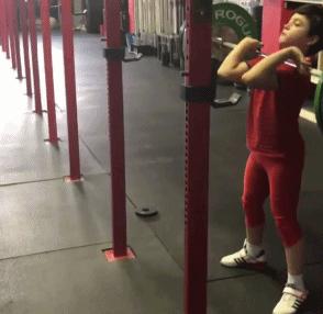 杠铃蹲要数量还是质量,杠铃箭步蹲和杠铃深蹲哪个好