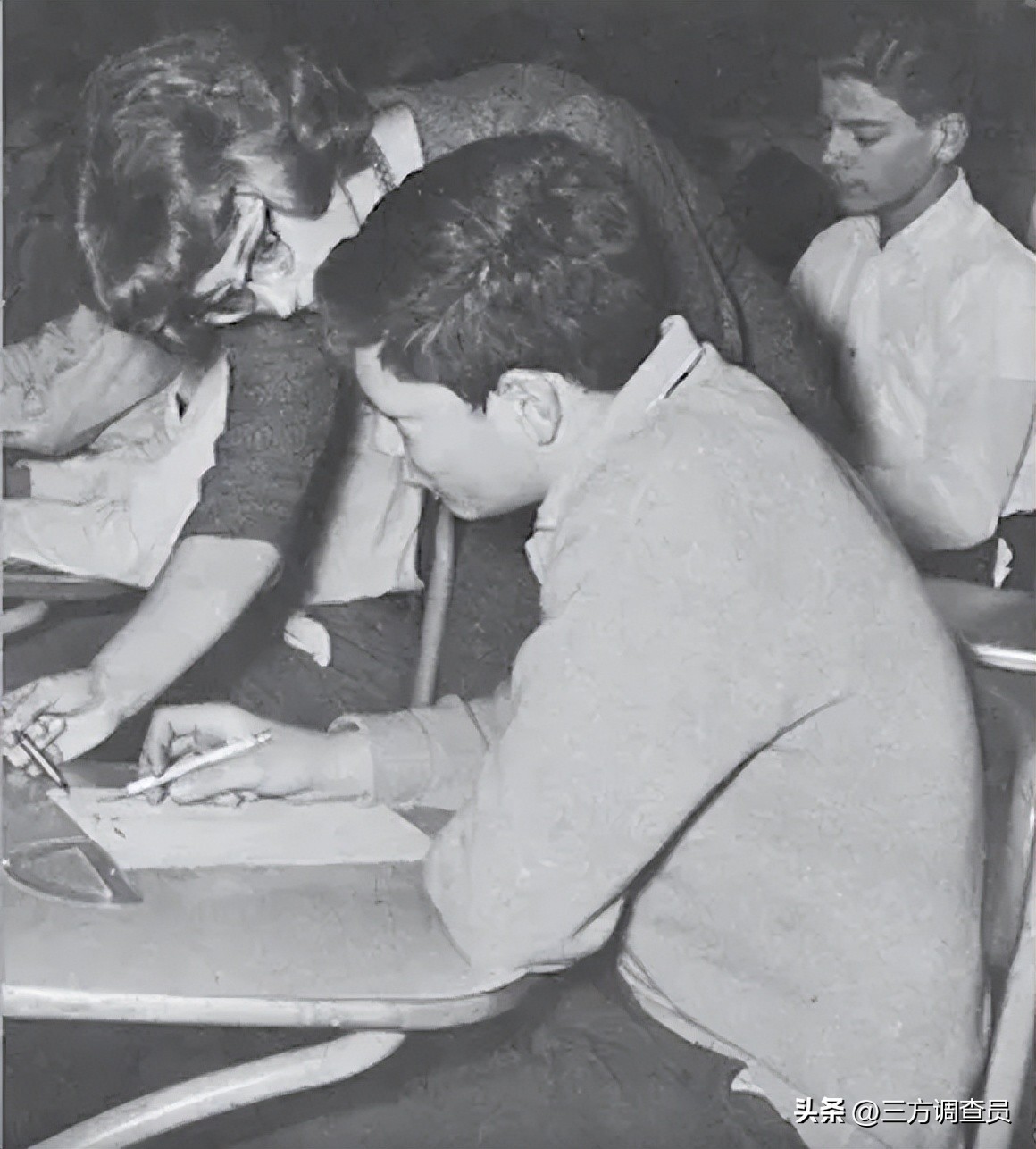 14岁少年爱上女老师，跟踪15年，最终将她塞进衣柜，美国旧案