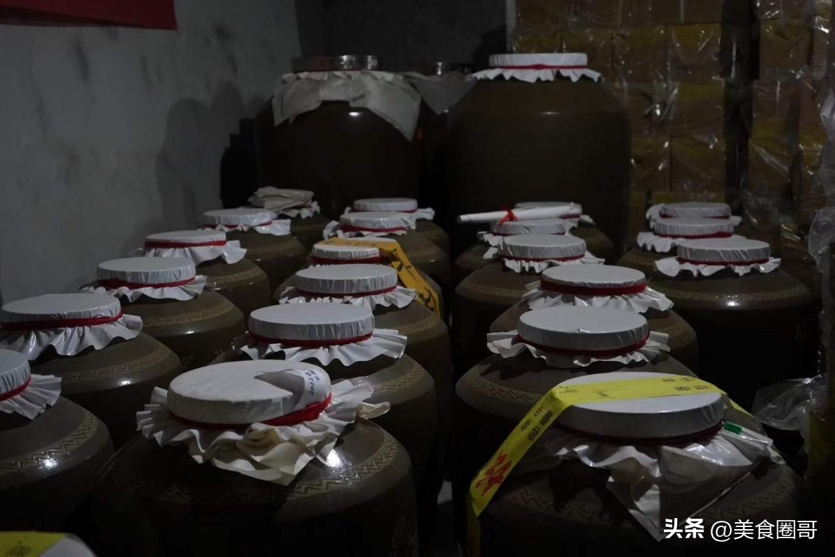 一瓶白酒500ml倒出来多少才算正常,白酒倒进杯子里点不着是不是好酒