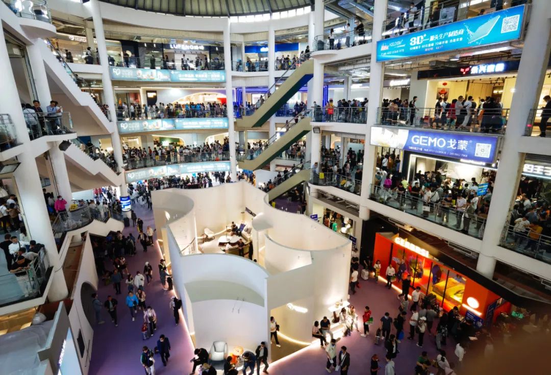 43届龙家展盛大开幕，核心圈观众云集，玛奥会场厂商成交热烈！