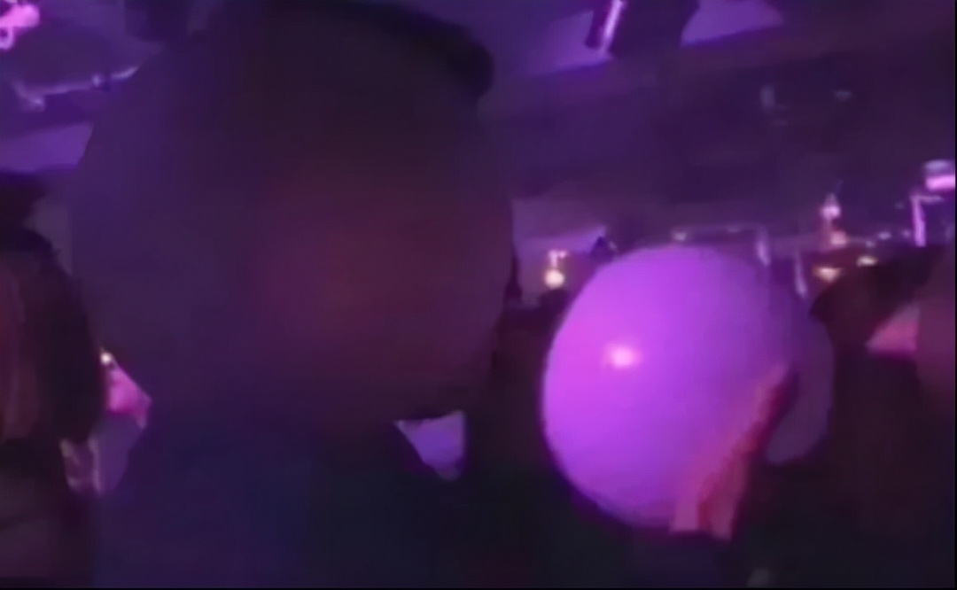 15岁少女借住男友死*党**家吸完笑气告他硬上！“笑气”有多危险？