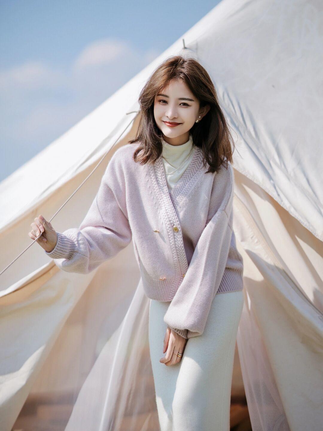 日常穿搭针织开衫,小款毛衣开衫怎么穿搭好看