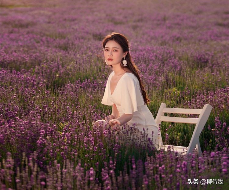 短视频拍摄人像怎么摆姿势,拍蔷薇人像如何摆姿势夜晚