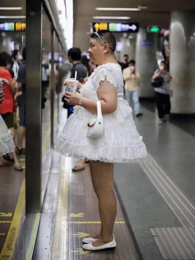 上海安福路洛丽塔小公主采访,上海安福路小公主有多少条裙子