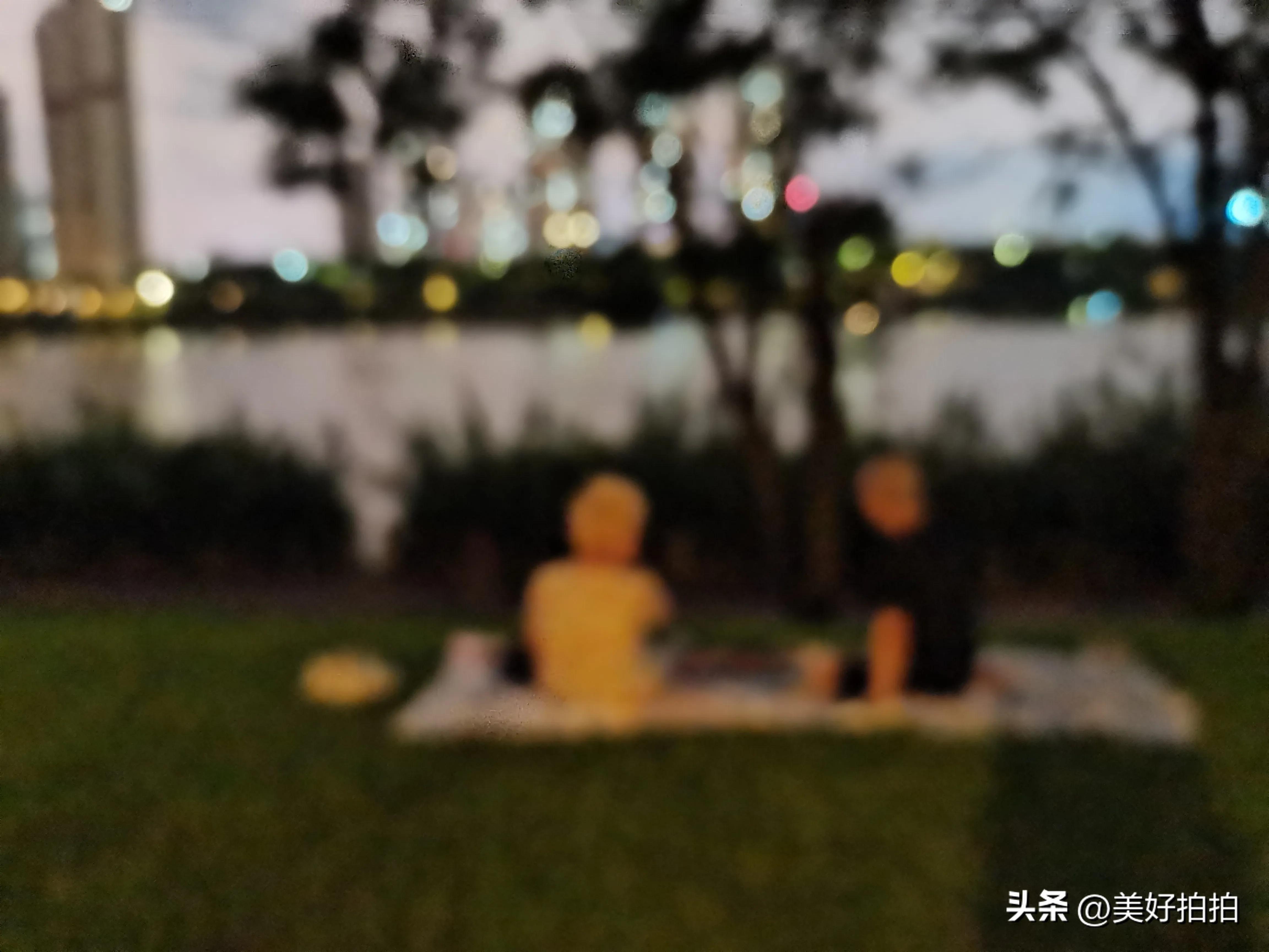 邕江边尽情放松,夜晚邕江边吹吹风