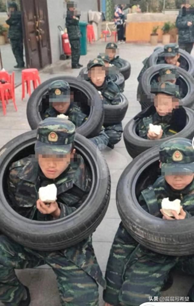 15岁女孩在“网瘾戒毒学校”遭辅导员性侵，学校因丑闻停课两个月