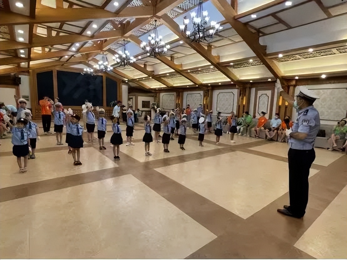 【夏季治安打击整治“百日行动”】“云课堂”宣讲“平安”进万家——冰城公安开展线上安全宣讲