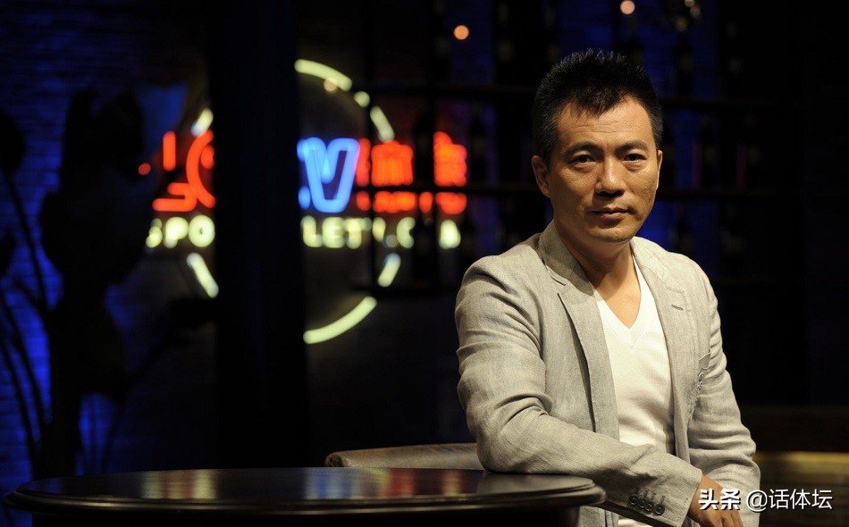 国足不能骂,黄健翔徐阳赛后评价国足