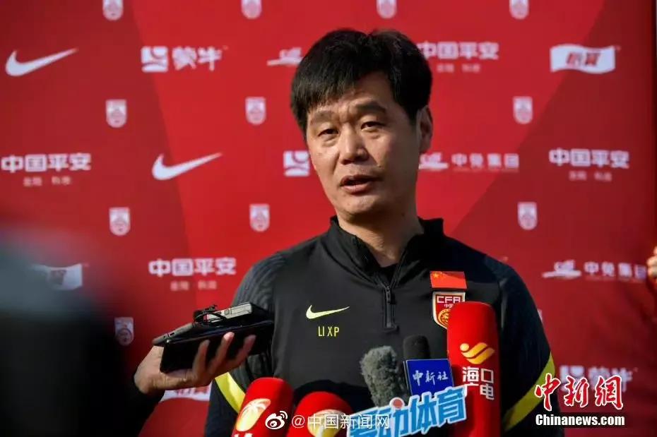 足球逼抢如何有压迫感,逼抢足球