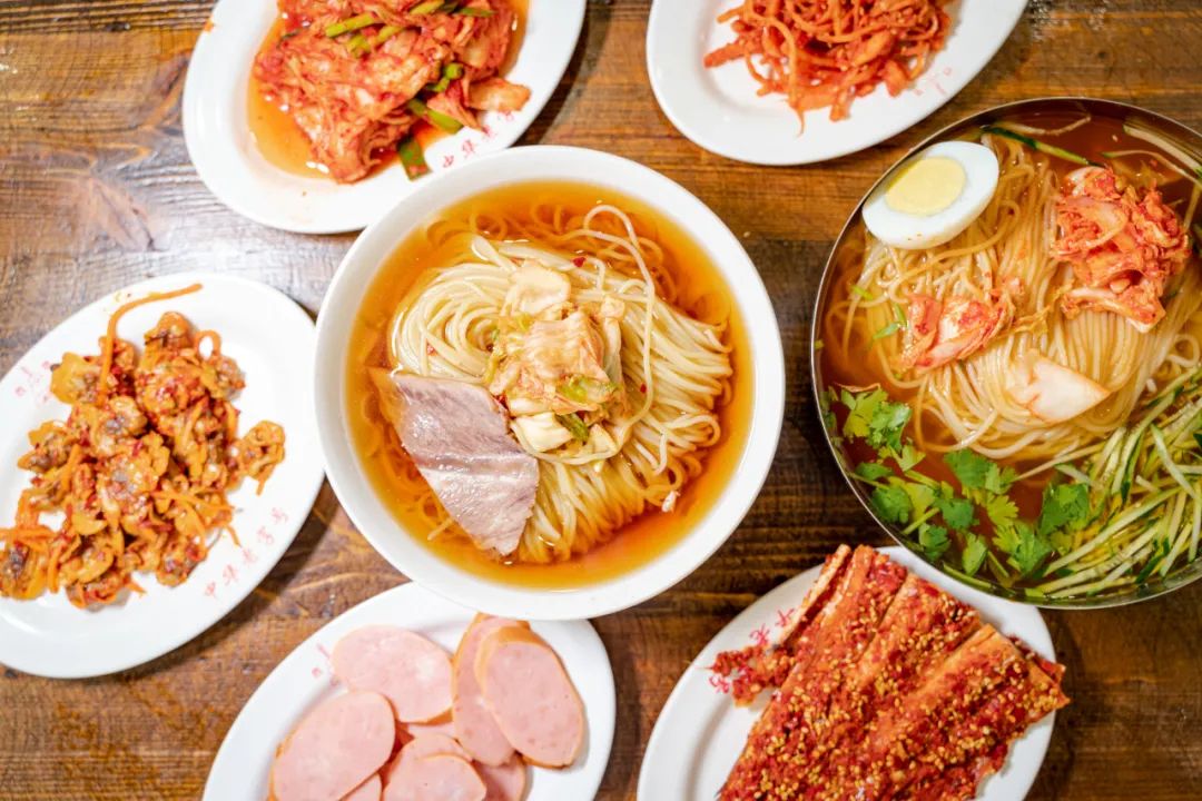 国内夏季避暑胜地哪里好吃,夏季凉快又有美食的地方