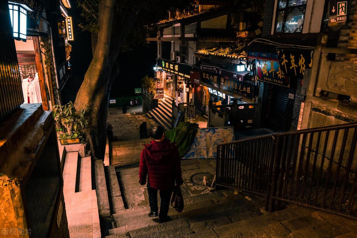 重庆95后离异单身女,95后重庆单身女子