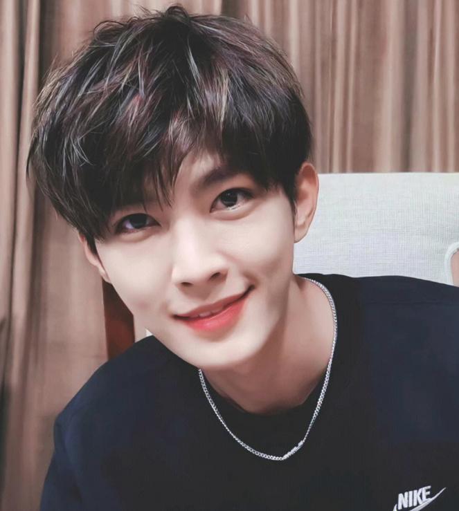 吸毒、性骚扰、拍小视频、涉黑、自杀，弯弯娱乐圈可太热闹了