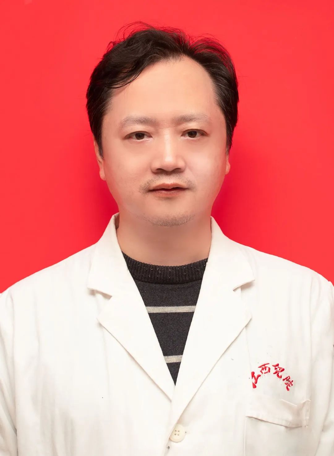 小男孩为什么会得卵黄瘤,新生儿有睾丸小肿瘤