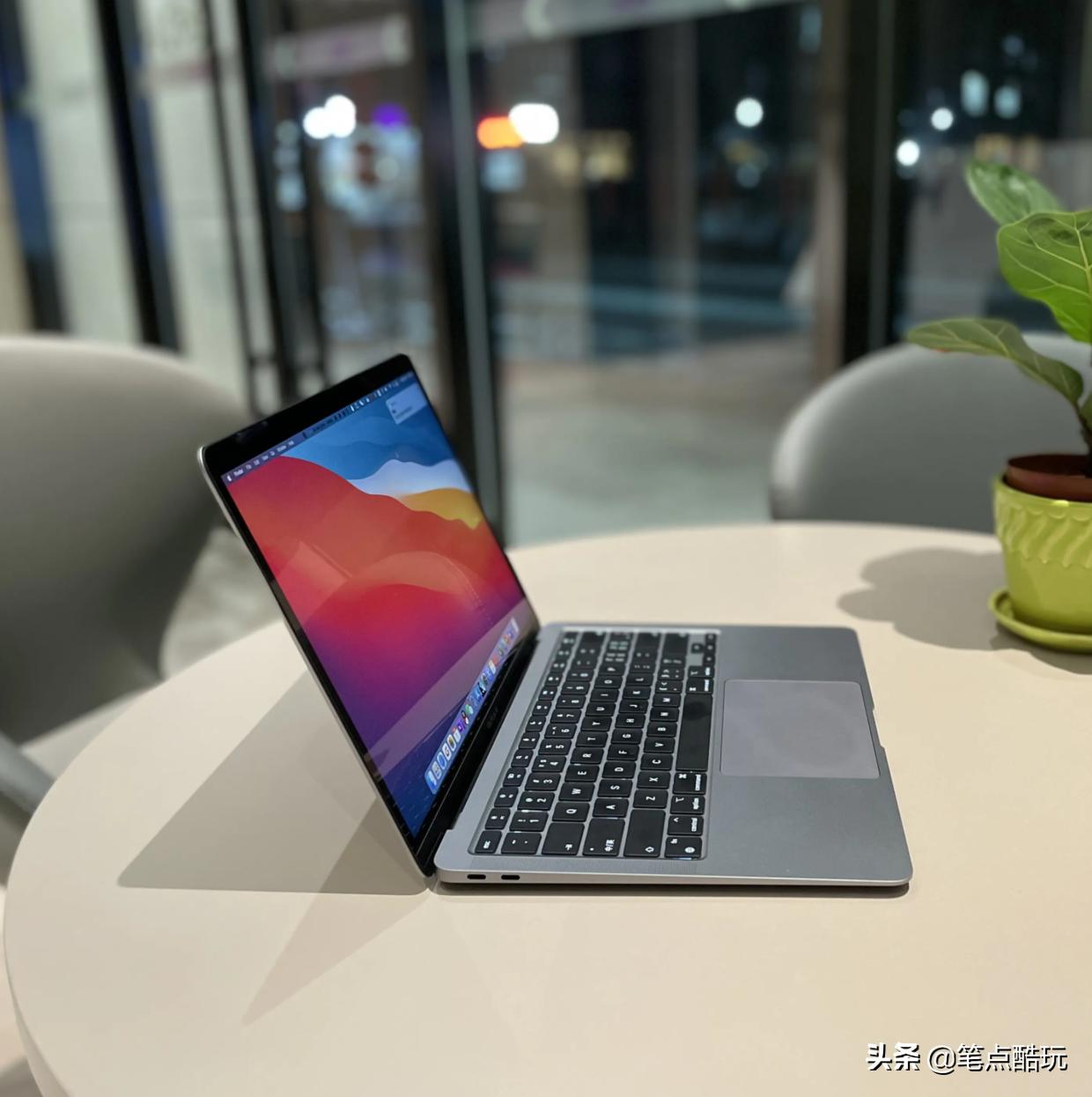 苹果官方直营店可以不激活带走吗,苹果线下授权店激活了可以换货吗