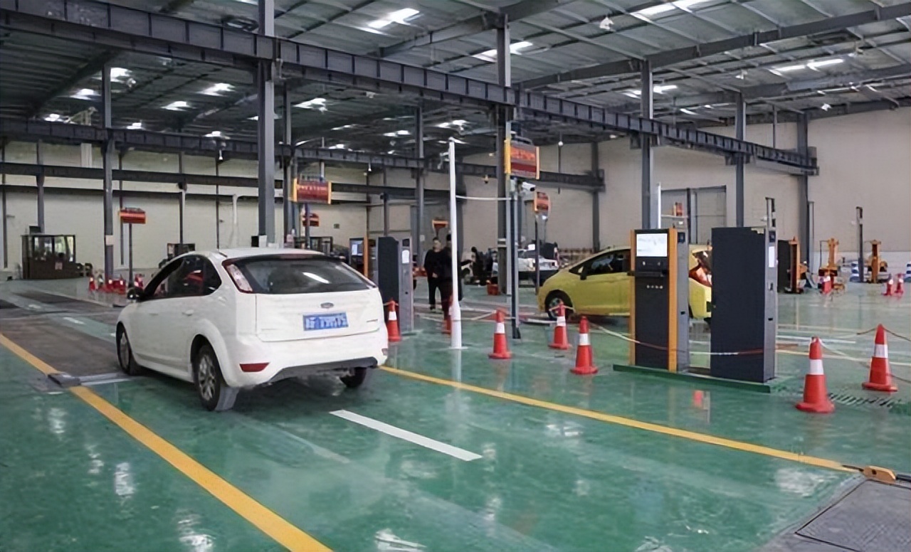 汽车年检需要什么手续和材料,车辆年检需要哪些资料和复印件