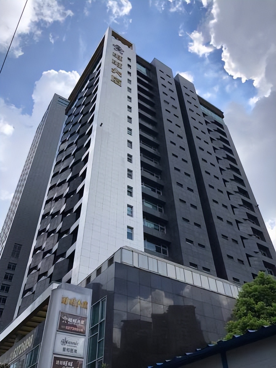 白马会所：富婆的“天上人间”，不少女明星去过，19年一夜被查封