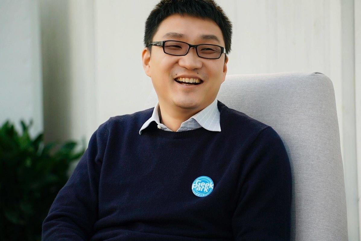 黄峥身价超马云拼多多靠什么逆袭,揭秘拼多多掌门黄峥的开挂人生