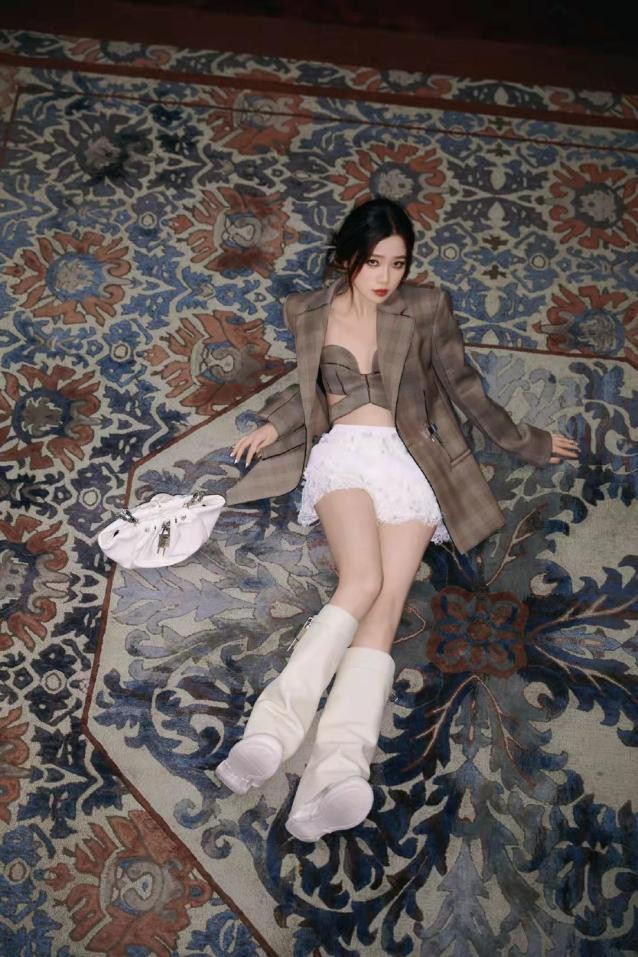 虞书欣漂亮可人活泼俏皮惹人喜爱,虞书欣可爱俏皮甜美