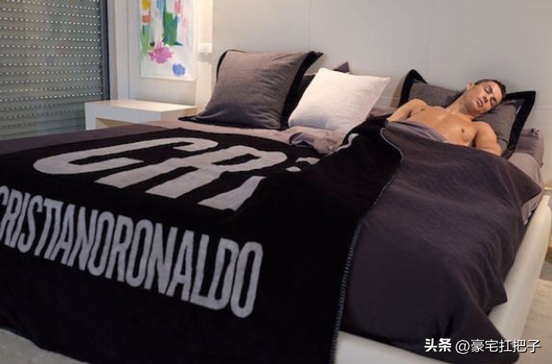 c罗1亿豪宅曝光,c罗的名车和豪宅