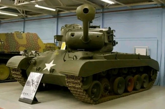 能击穿122毫米装甲的“潘兴”坦克，在《坦克世界》中是不是无敌