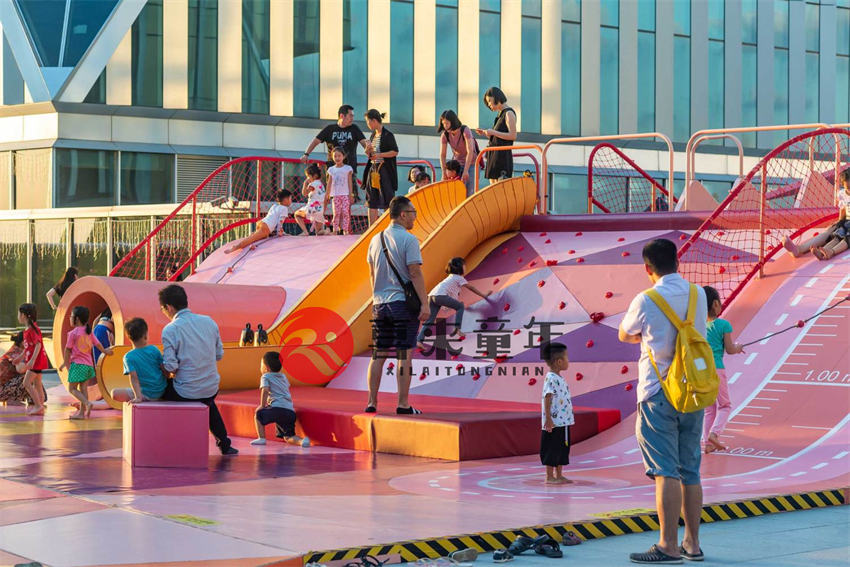 游乐场设备一平多少钱,大型游乐场游乐设备供货费用