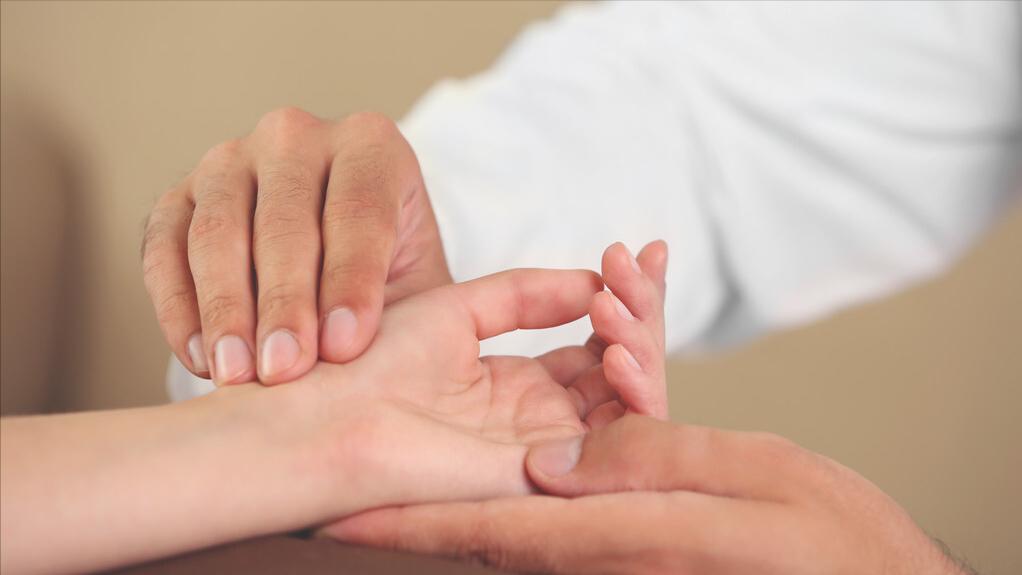 阴痒难忍，湿热下注！一张经典方剂，清利湿热，杀虫止带