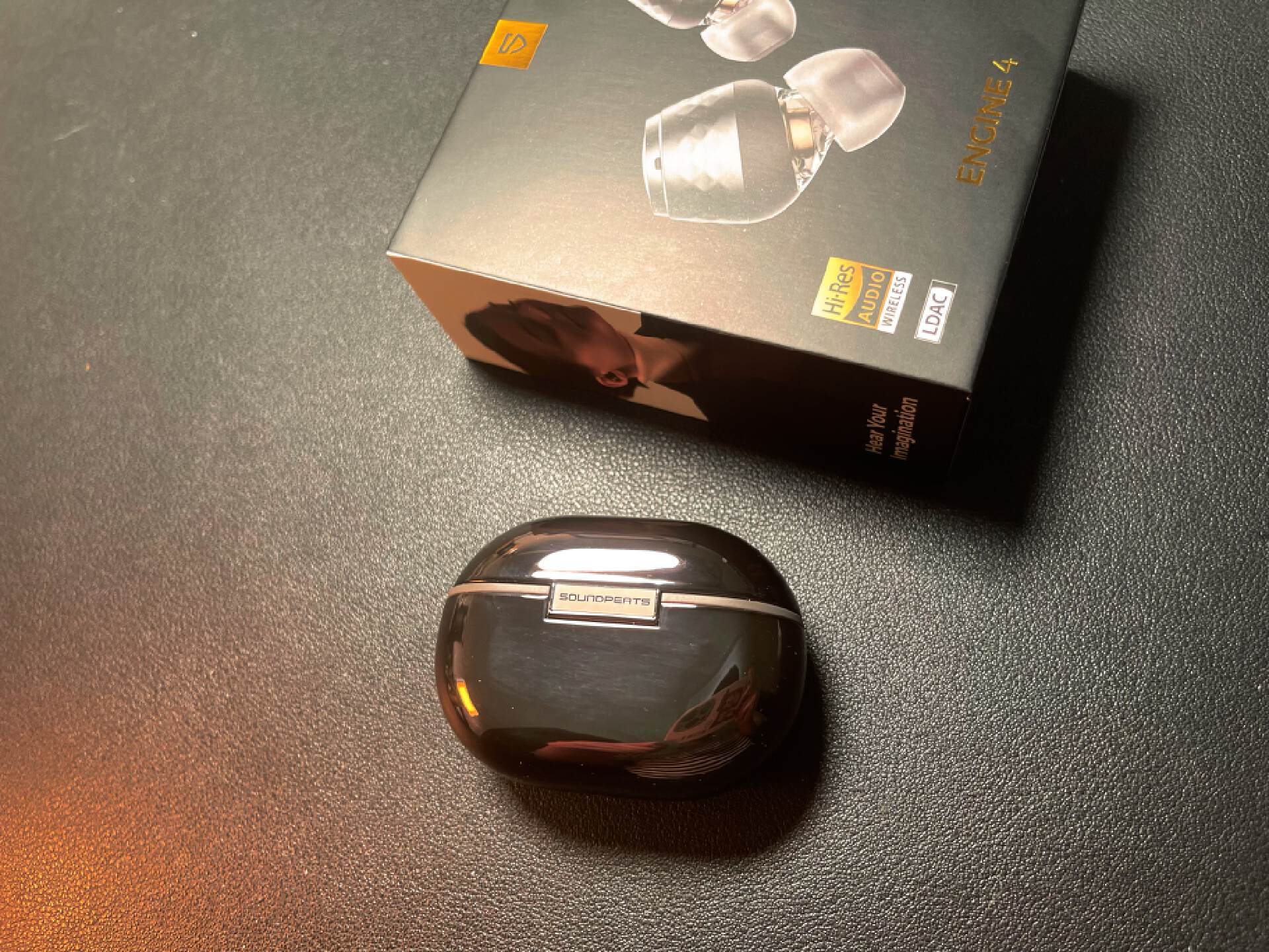 买耳机认准Hi-Res小金标！泥炭Engine4蓝牙耳机：300元档不二之选