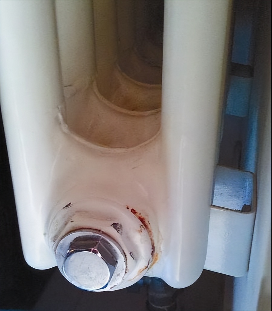 暖气停后水如何处理,停暖了暖气漏水怎么办