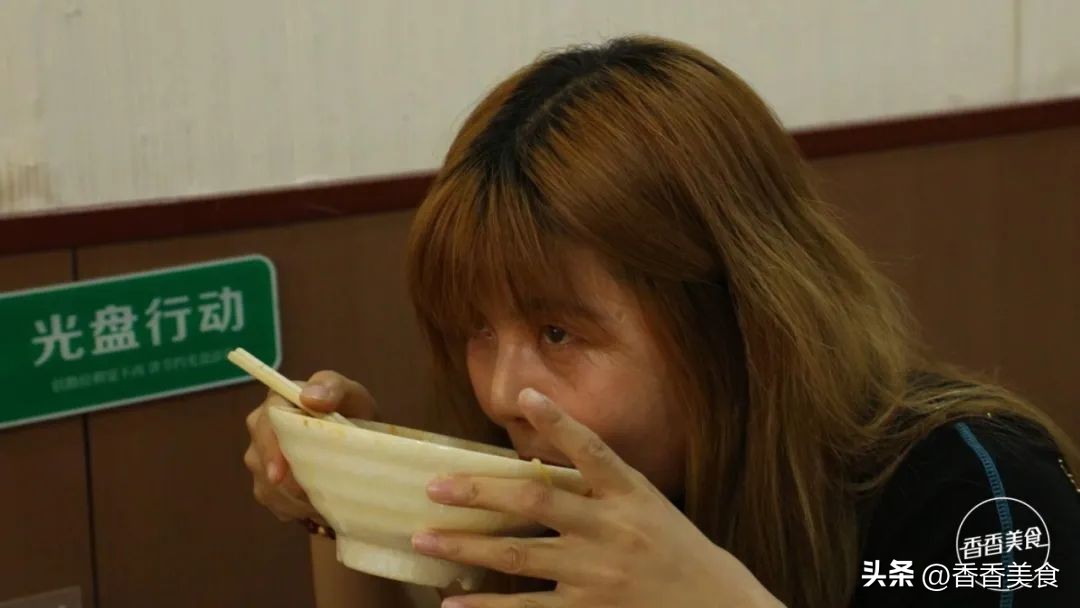 开了20年的街边小店,天津喝汤凉皮