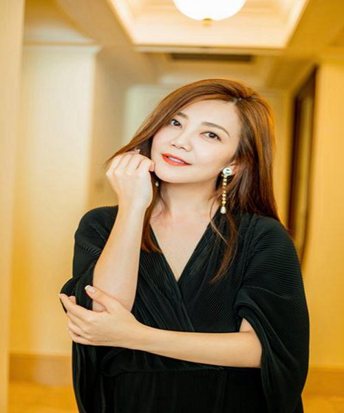 如花的容颜歌曲全集,12位貌美如花的女明星盛世美颜