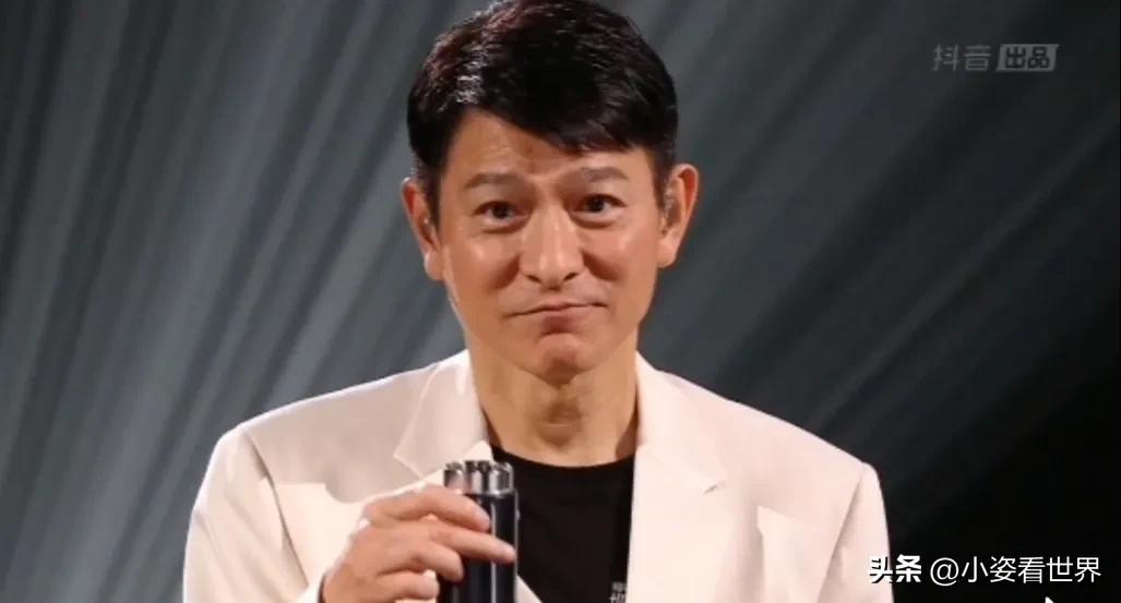 刘德华李好演唱会,评价李好主持刘德华演唱会