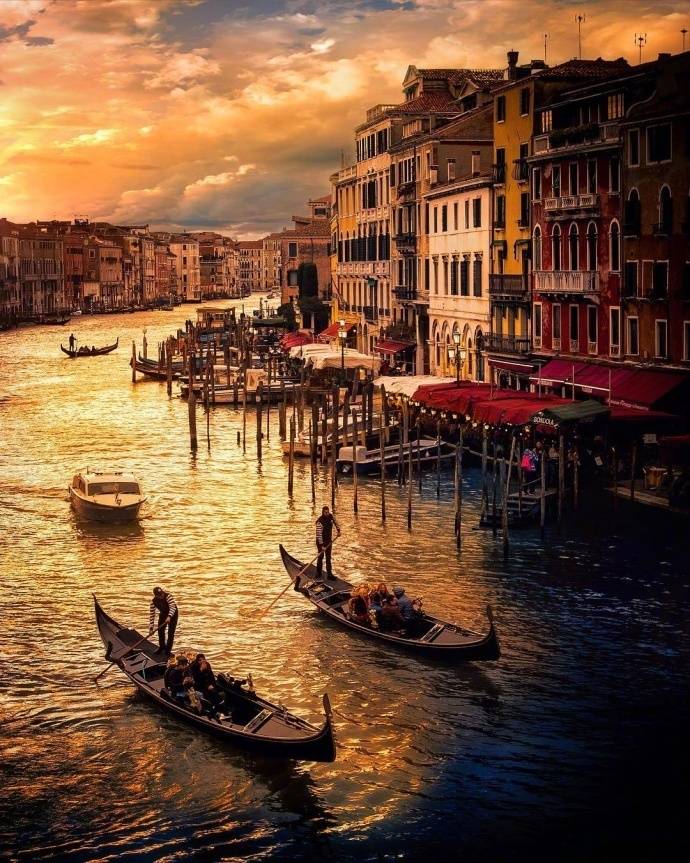 威尼斯丝绸之路,古丝绸之路上的贸易中心