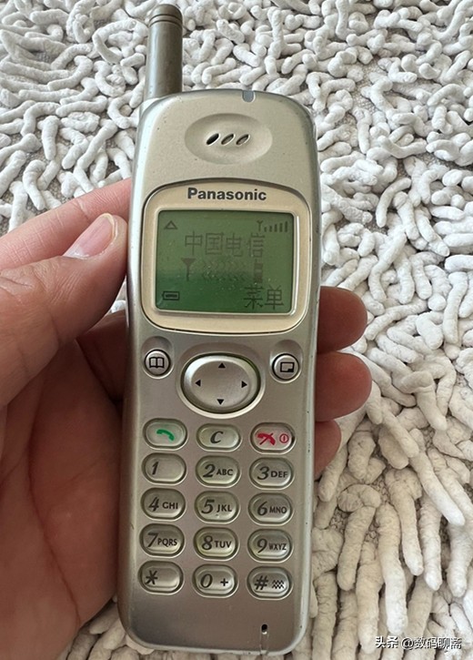 还记得那些年曾经用过的手机吗,松下经典手机